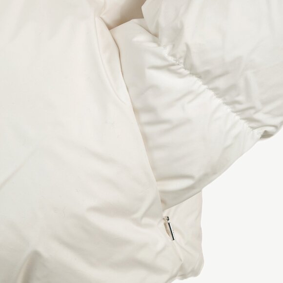 Moncler Genius Akishima White Quilted Down Jacket - Picture 11 of 16